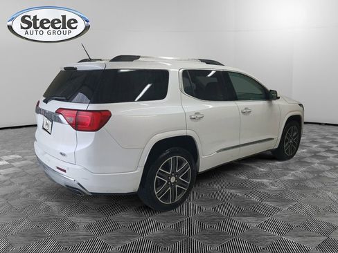 Used 2019 GMC Acadia Denali w/ Technology Package FWD image 4