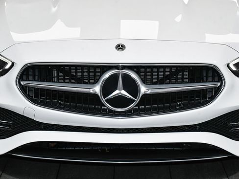 Used 2023 Mercedes-Benz C 300 4MATIC Sedan w/ Pinnacle Trim Package image 70