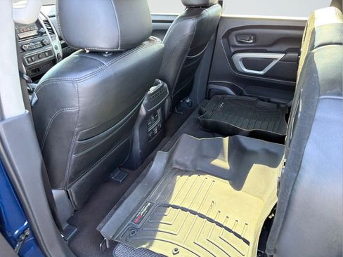 Used 2020 Nissan Titan SV w/ SV Convenience Package RWD image 30