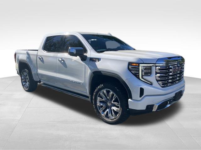 Used 2024 GMC Sierra 1500 Denali w/ Denali Reserve Package AWD/4WD image 3