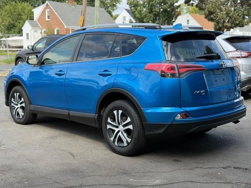 Used 2018 Toyota RAV4 LE image 11