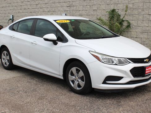 Used 2017 Chevrolet Cruze LS image 7