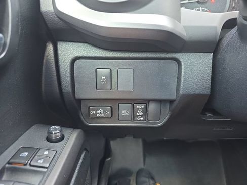Used 2021 Toyota Tacoma TRD Sport w/ Technology Package RWD image 18