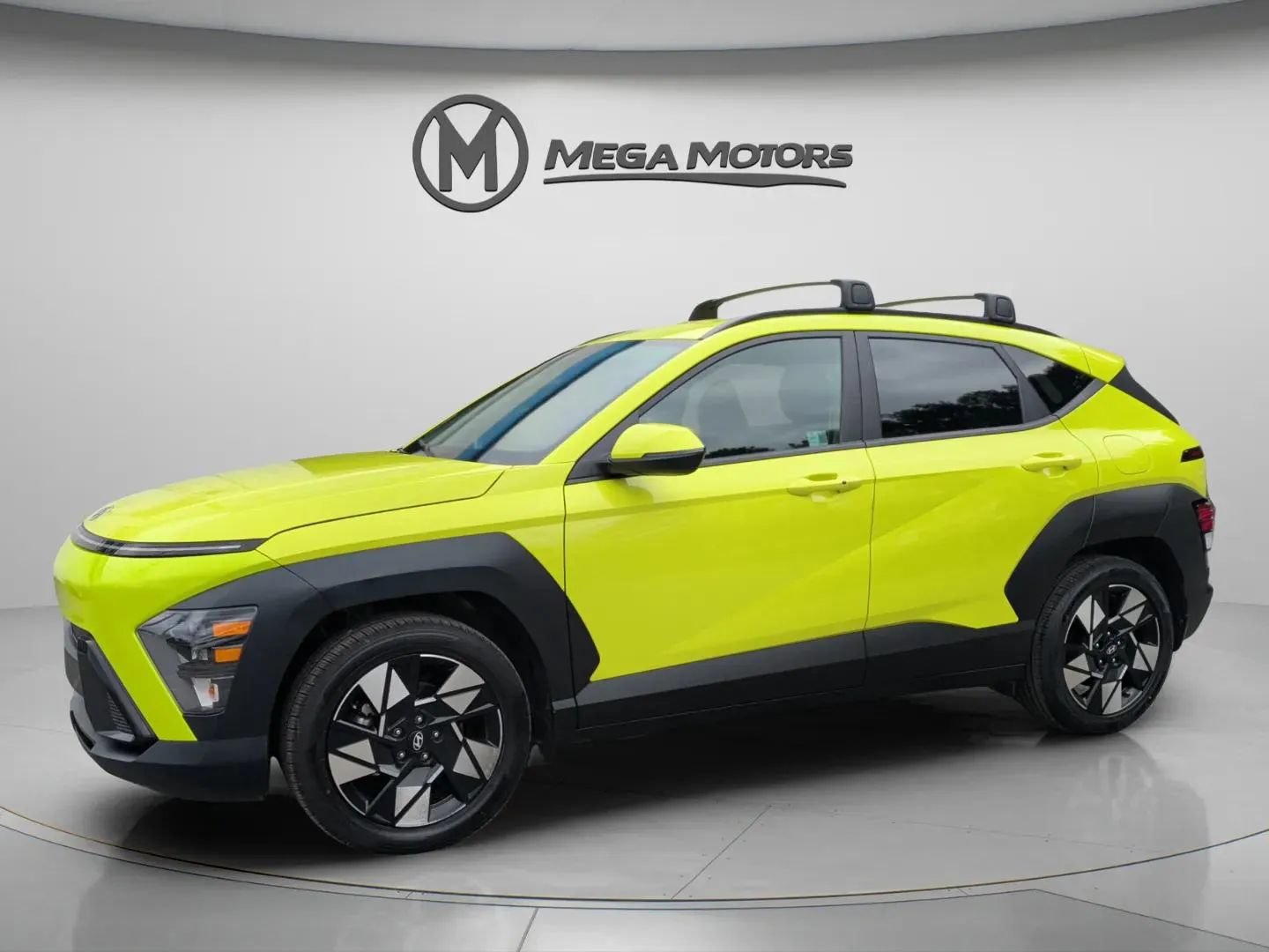 Used 2025 Hyundai Kona SEL FWD image 2