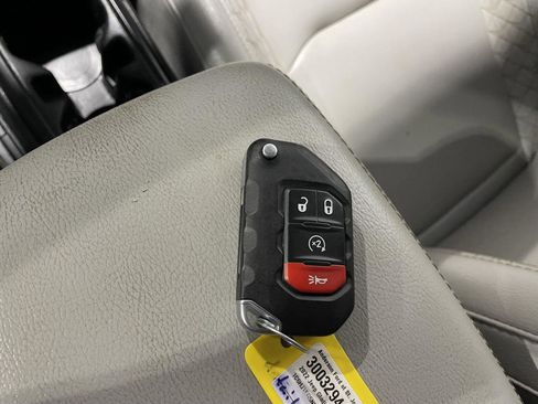 Used 2022 Jeep Gladiator Overland image 28