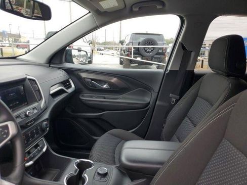 Used 2022 GMC Terrain SLE w/ Elevation Edition image 18