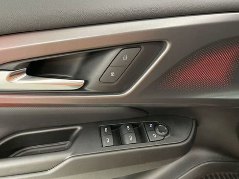 New 2025 Chevrolet Equinox EV RS FWD image 24