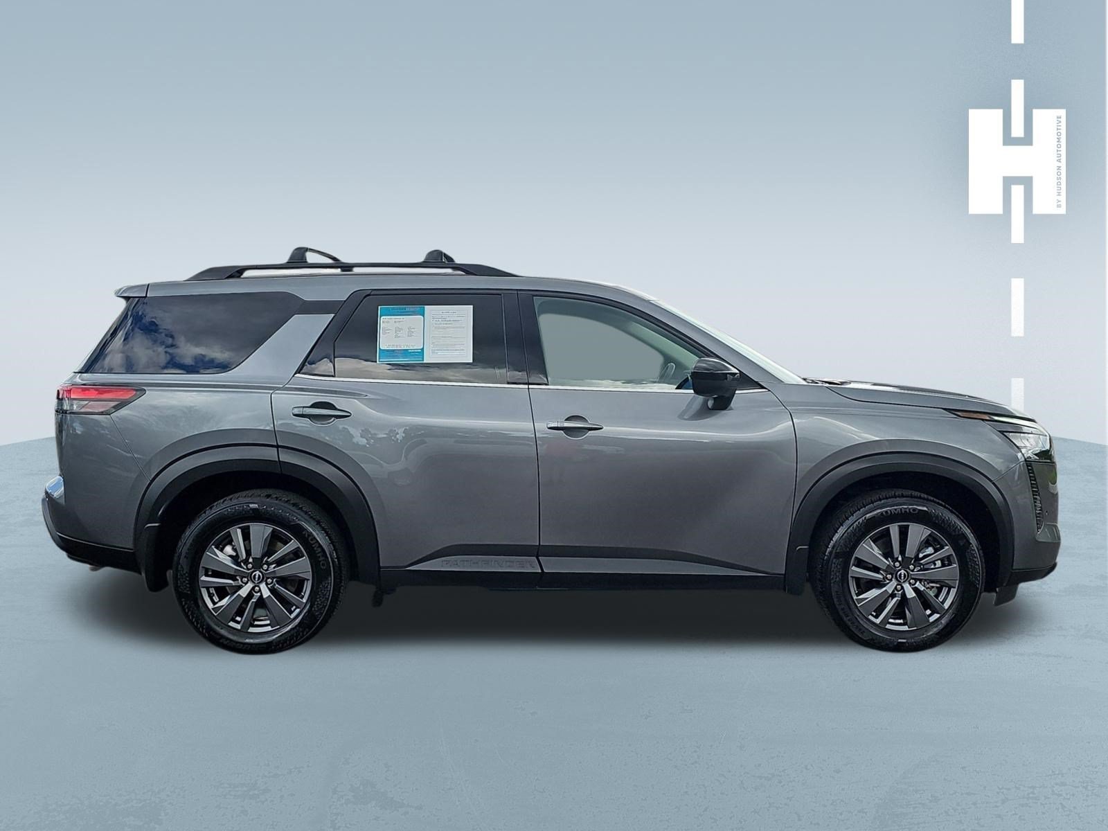 Used 2026 Nissan Pathfinder SV FWD image 3