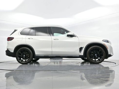 Used 2024 BMW X5 xDrive40i w/ Premium Package AWD/4WD image 37