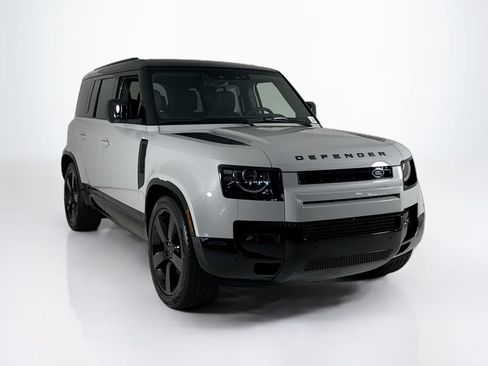 Used 2026 Land Rover Defender 110 X-Dynamic SE AWD/4WD image 7