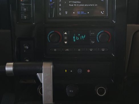 Used 2004 HUMMER H2 w/ Preferred Equipment Group image 19