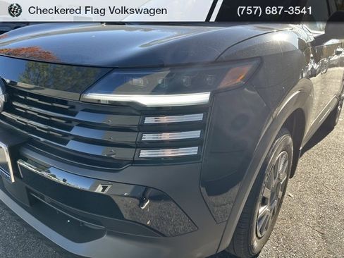 Used 2025 Nissan Kicks S image 12