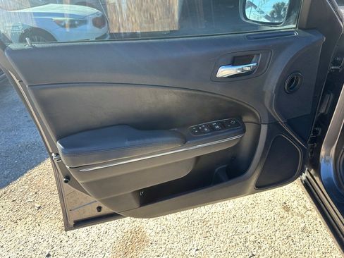 Used 2013 Dodge Charger SE image 11