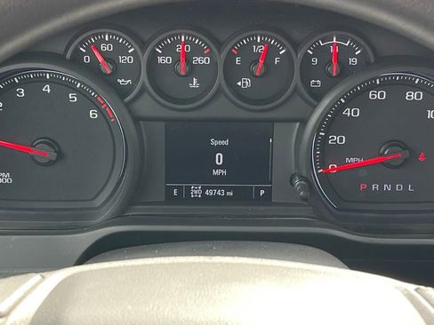 Used 2020 Chevrolet Silverado 1500 Custom w/ Custom Value Package image 13