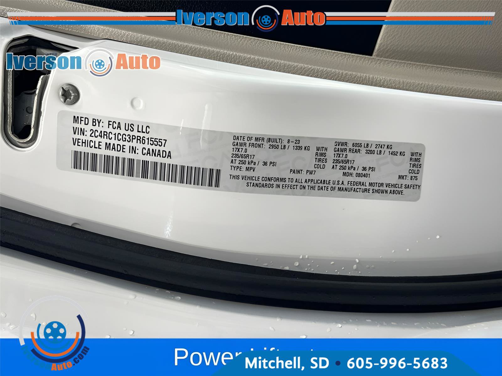 Used 2023 Chrysler Voyager LX FWD image 14