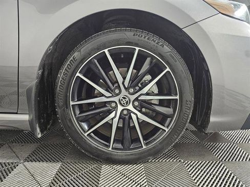 Used 2023 Toyota Camry SE image 12