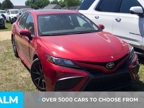 Used 2023 Toyota Camry SE w/ Convenience Package FWD image 3