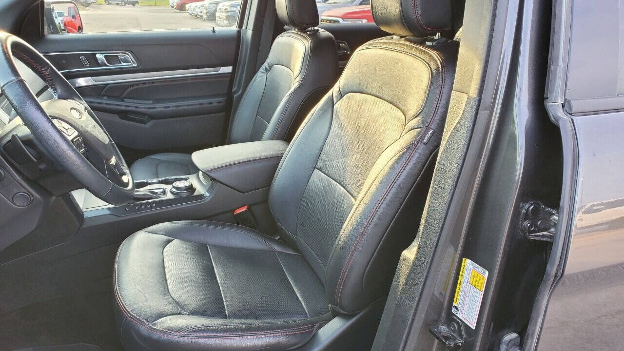 Used 2018 Ford Explorer Sport w/ Equipment Group 401A AWD/4WD image 17