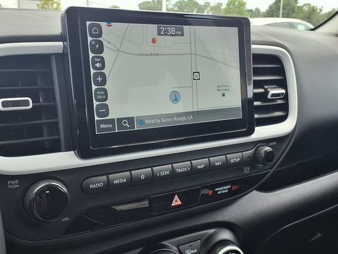 Used 2025 Hyundai Venue Limited FWD image 30