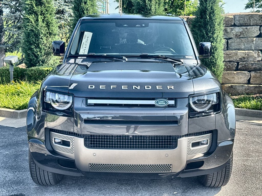 Certified 2025 Land Rover Defender 130 X-Dynamic SE AWD/4WD image 8