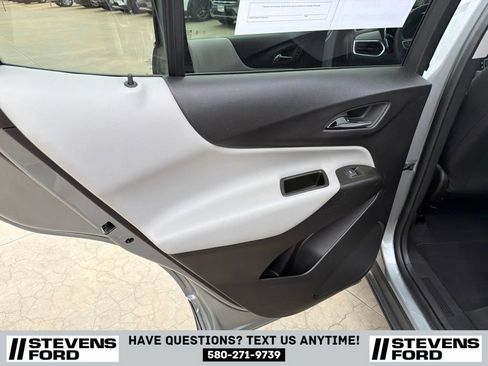 Used 2023 Chevrolet Equinox LT FWD image 31