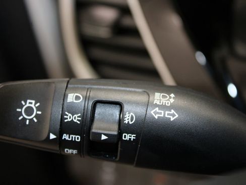 Used 2025 Kia Seltos S image 42