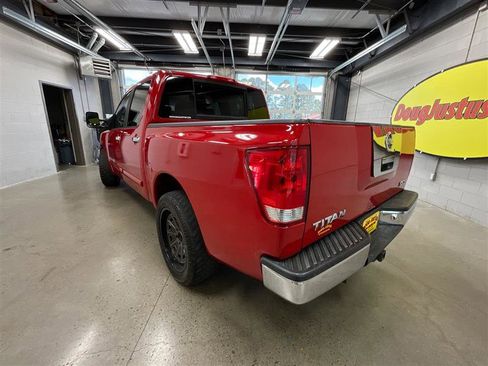 Used 2006 Nissan Titan SE RWD image 3