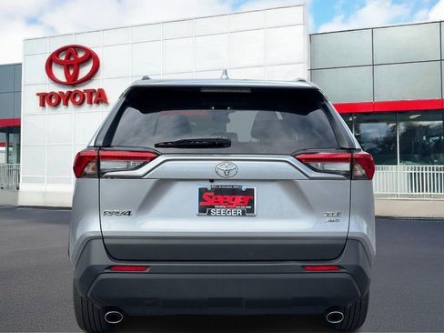 Used 2025 Toyota RAV4 XLE AWD/4WD image 6
