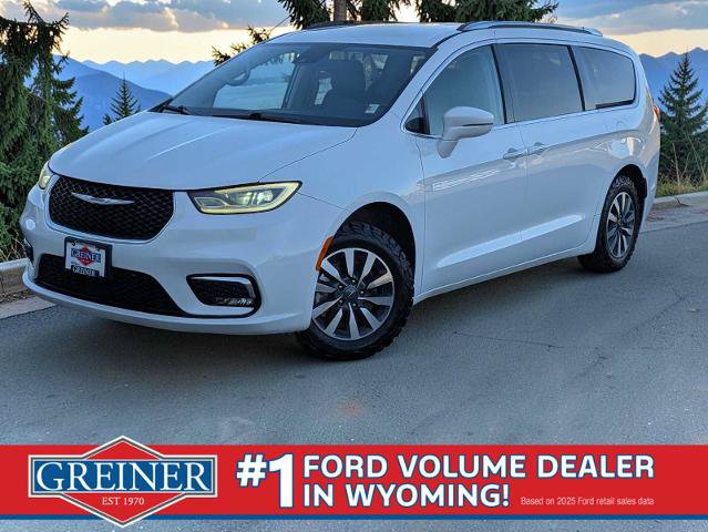 Used 2021 Chrysler Pacifica Touring-L FWD image 1