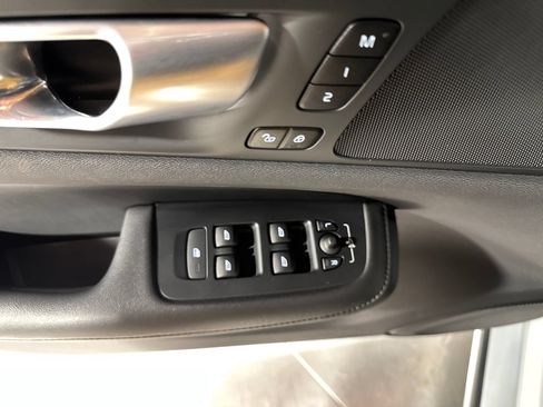 Used 2024 Volvo S60 B5 Core FWD image 15