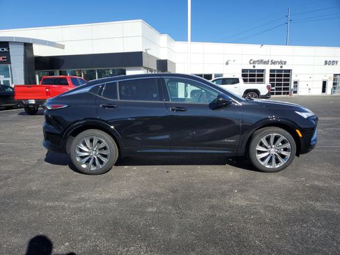 New 2026 Buick Envista Avenir image 3