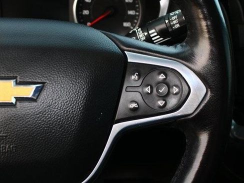 Used 2022 Chevrolet Traverse LT image 14