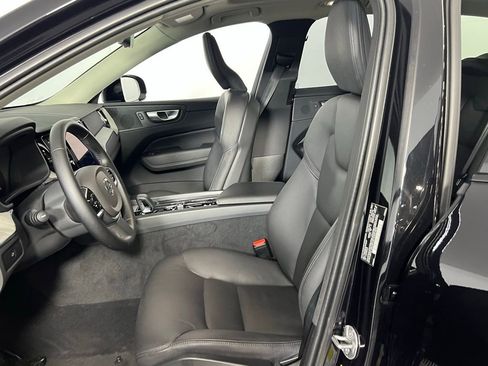 Used 2025 Volvo XC60 B5 Plus image 20