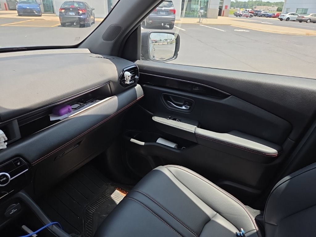 Used 2025 Honda Pilot TrailSport image 24