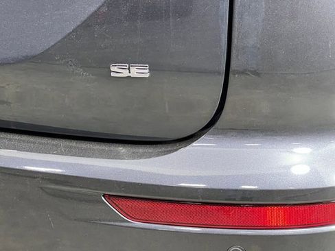 Used 2024 Mitsubishi Outlander SE image 38