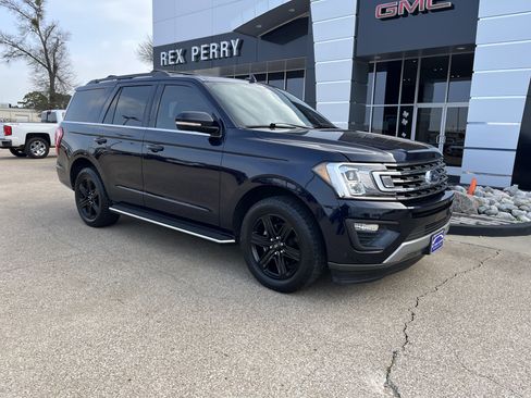 Used 2021 Ford Expedition XLT image 2