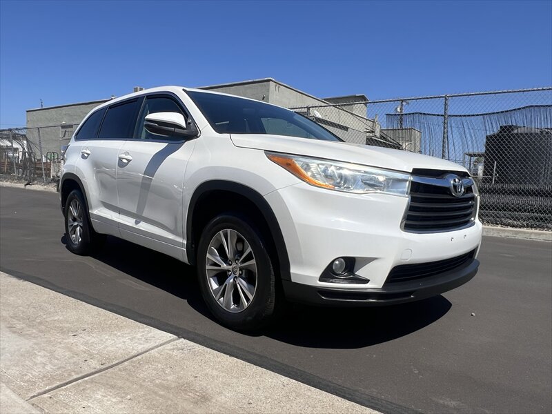 Used 2014 Toyota Highlander Plus FWD image 11