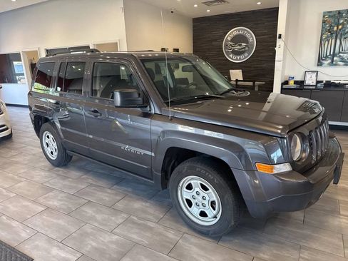 Used 2016 Jeep Patriot Sport FWD image 3