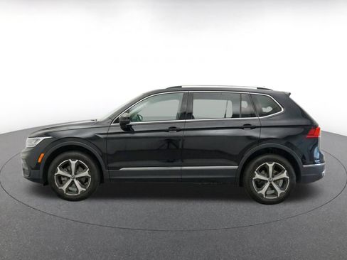 Used 2026 Volkswagen Tiguan SE AWD/4WD image 4