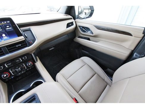 Used 2024 Chevrolet Tahoe Premier w/ Premium Package RWD image 10