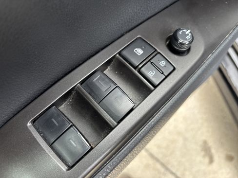 Used 2023 Toyota Camry SE FWD image 14