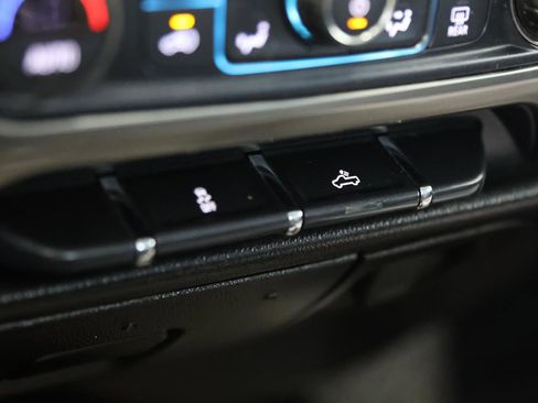 Used 2017 Chevrolet Silverado 2500 LT w/ LT Convenience Package image 17