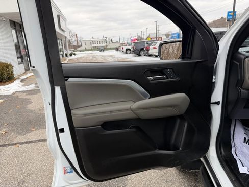 Certified 2024 Chevrolet Colorado ZR2 w/ ZR2 Convenience Package III image 23