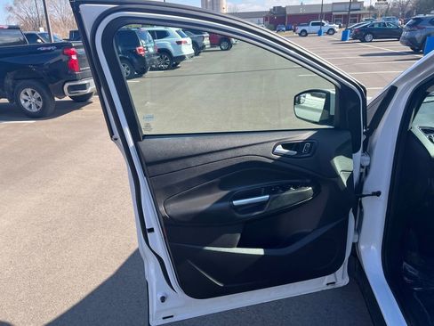 Used 2016 Ford Escape SE w/ Equipment Group 201A image 21