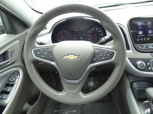 Used 2022 Chevrolet Malibu LS FWD image 11