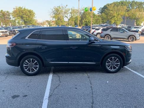 Used 2023 Lincoln Nautilus AWD w/ Premium Package image 4
