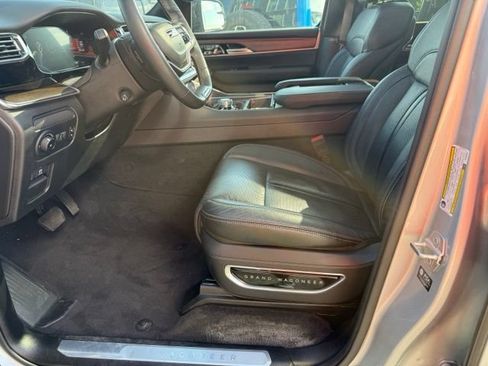 Used 2025 Jeep Grand Wagoneer 4WD w/ 8-Passenger Seating Package image 9