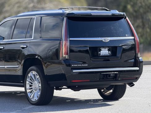 Used 2019 Cadillac Escalade Platinum image 49