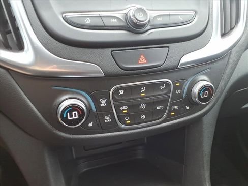 Used 2021 Chevrolet Equinox LT image 25