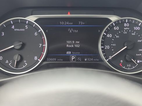 Used 2025 Nissan Sentra SR FWD image 9